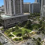 Beautiful Condo At The Island Colony In Waikiki